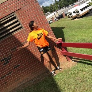 Meet your Posher, Avion